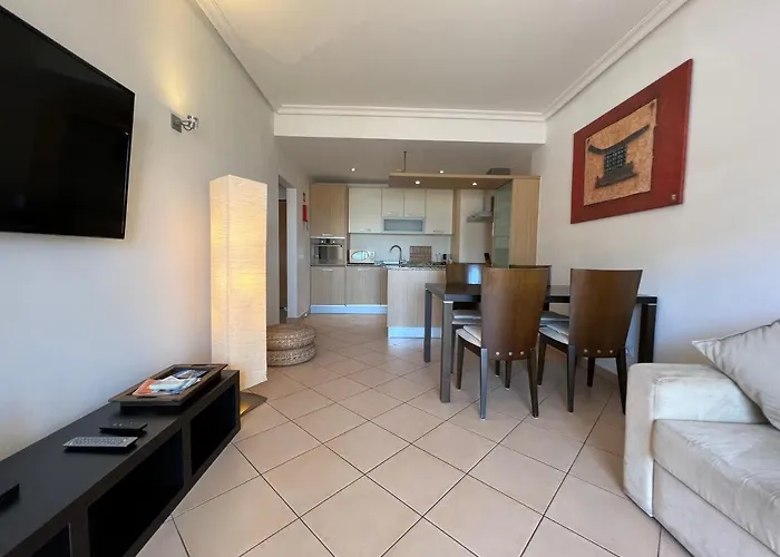 Casa Sol, Fast Wifi, Airco, Swimming Pool Near The Da Rocha * Portimão