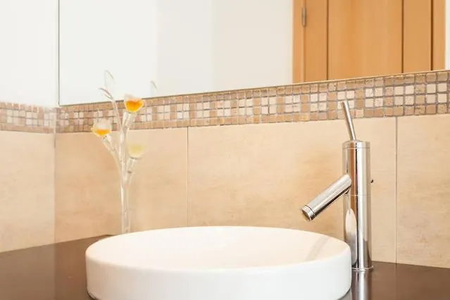 Casa Sol, Fast Wifi, Airco, Swimming Pool Near The Da Rocha * Portimão